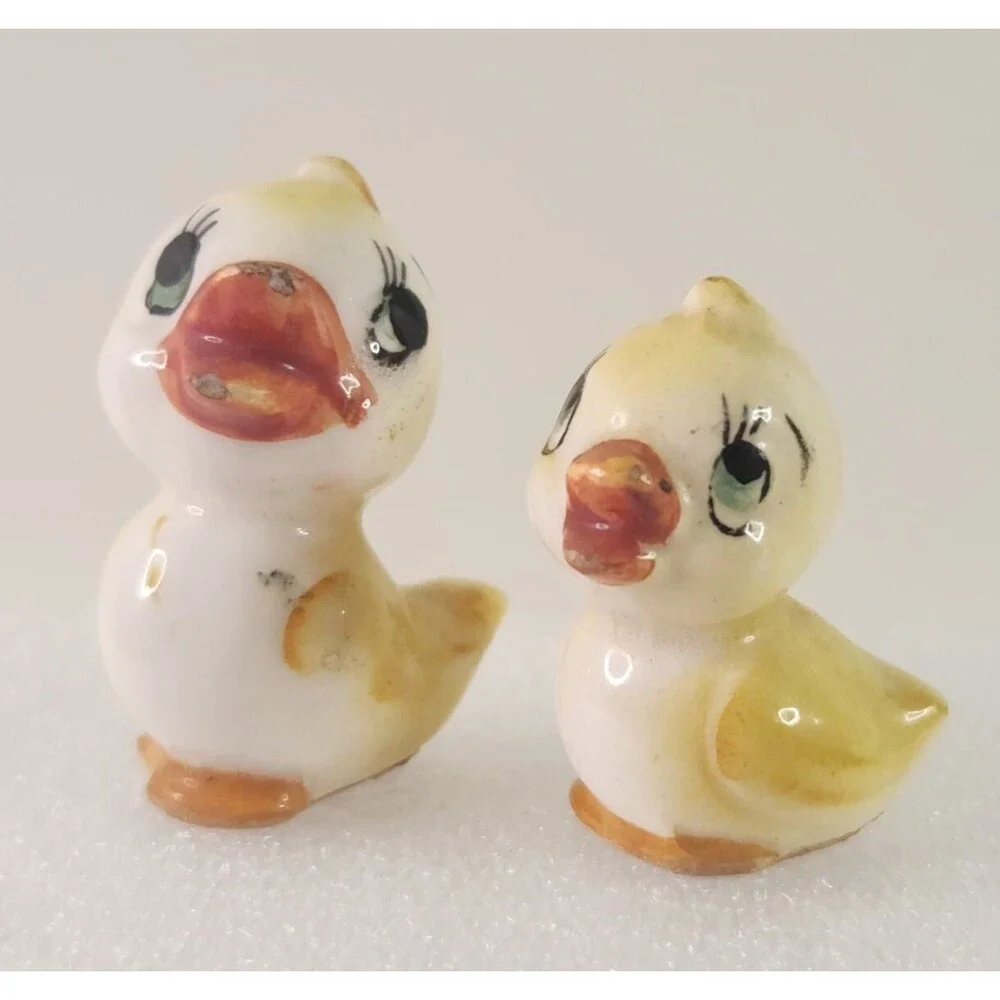 Vintage Set of (2) Miniature Porcelain Ducks Baby  Chickens Made In Japan READ